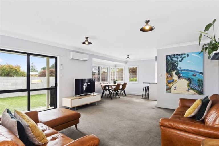 Photo of property in 21 Percy Road, Papamoa Beach, Papamoa, 3118