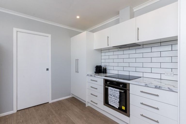 Photo of property in 14 Mahupuku Street, Greytown, 5712