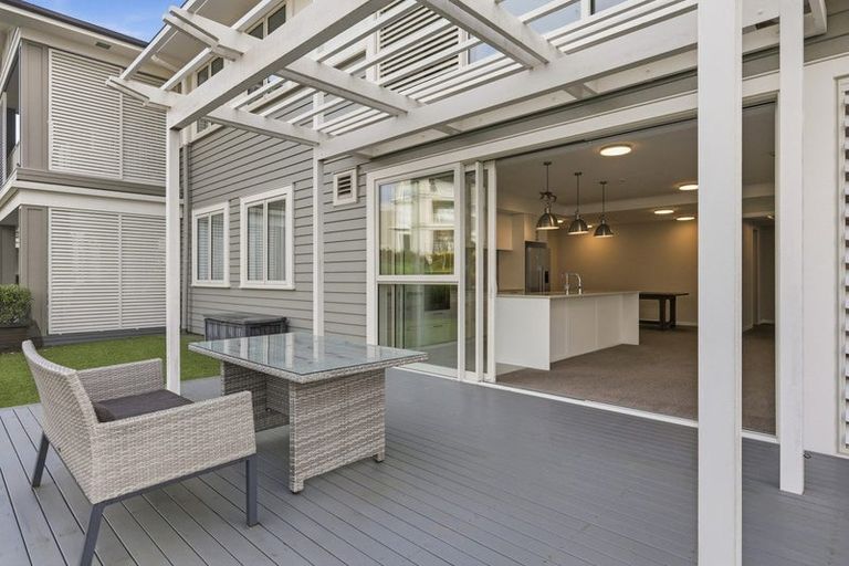 Photo of property in 140 Eaves Bush Parade, Orewa, 0931