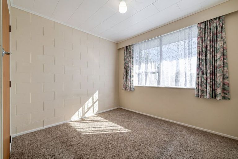 Photo of property in 26 Westmere Place, Takaro, Palmerston North, 4412