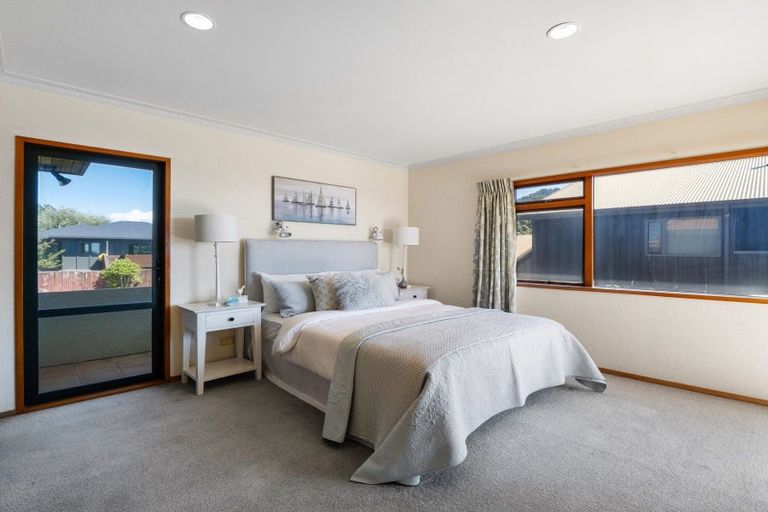 Photo of property in 32 Marine Parade, Mount Maunganui, 3116