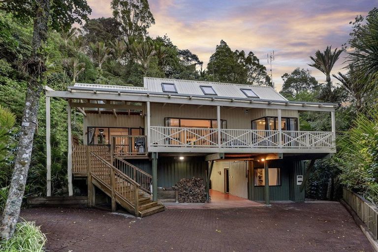 Photo of property in 576c South Titirangi Road, Titirangi, Auckland, 0604