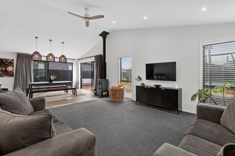 Photo of property in 19 Dunn Street, Lake Hawea, 9382