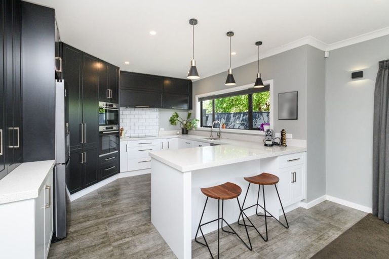 Photo of property in 14a Colombo Street, Hokowhitu, Palmerston North, 4410