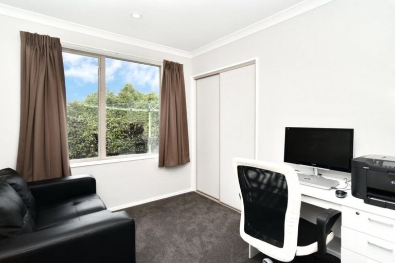 Photo of property in 23 Papaumu Green, Parklands, Christchurch, 8083