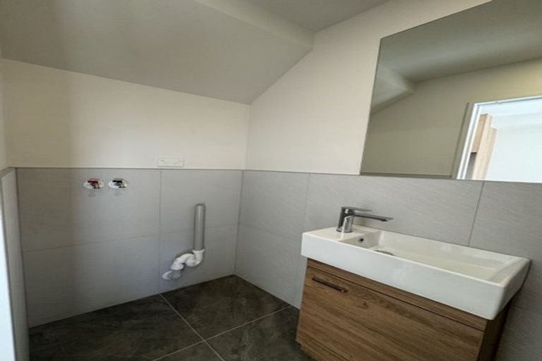 Photo of property in 11 Pipitea Place, Massey, Auckland, 0614