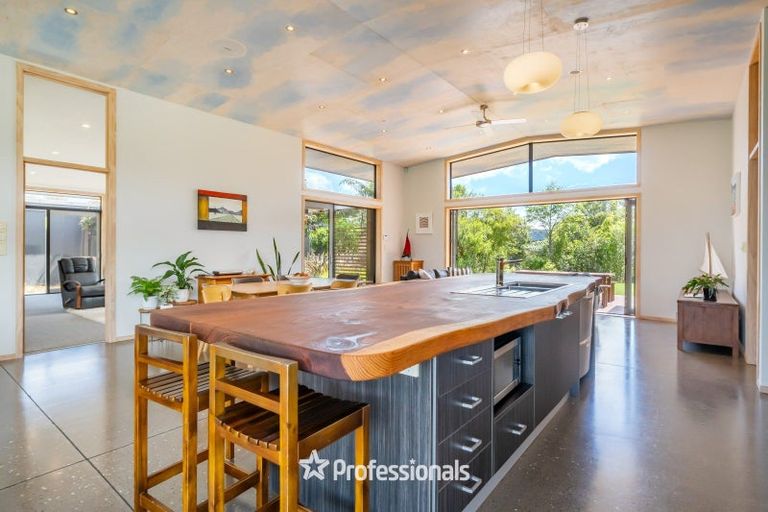 Photo of property in 12 Mount Marua Way, Timberlea, Upper Hutt, 5018