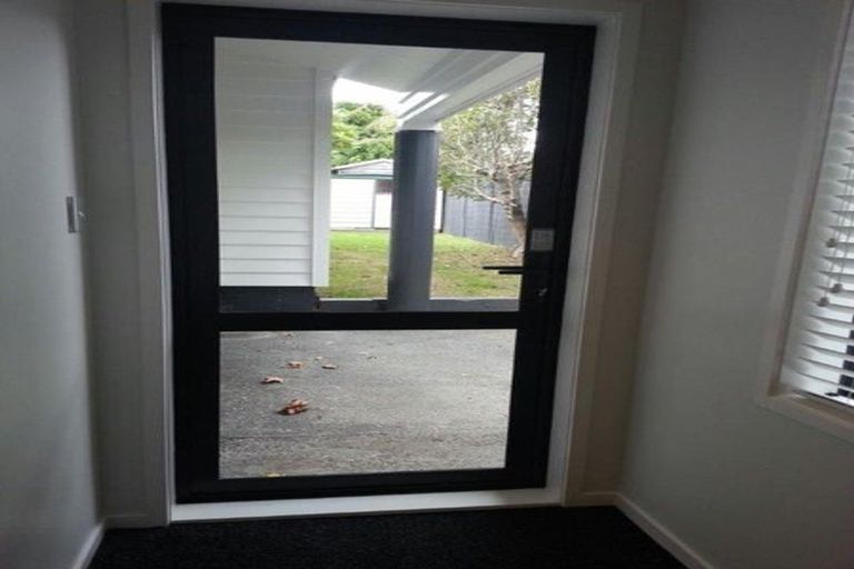 Photo of property in 42 Tarnica Road, Northpark, Auckland, 2013
