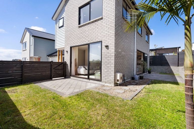 Photo of property in 27b Westgate Drive, Westgate, Auckland, 0614