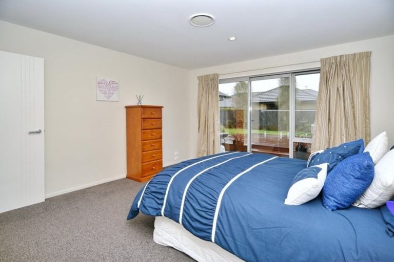 Photo of property in 14 Kempton Place, Rangiora, 7400