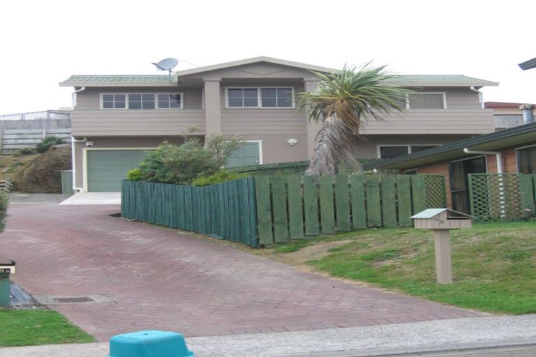 Photo of property in 2/4 Northwood Close, Woodridge, Wellington, 6037