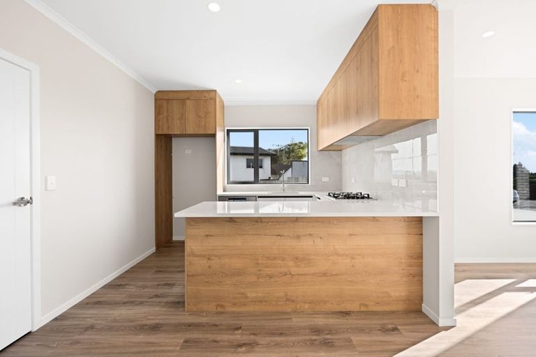 Photo of property in 1/1 Mitcham Avenue, Forest Lake, Hamilton, 3200