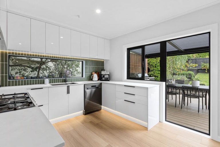 Photo of property in 23 Braemar Road, Rothesay Bay, Auckland, 0630