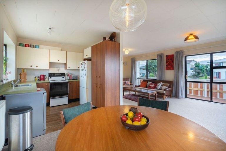 Photo of property in 37 Hicks Crescent, Waikanae Beach, Waikanae, 5036