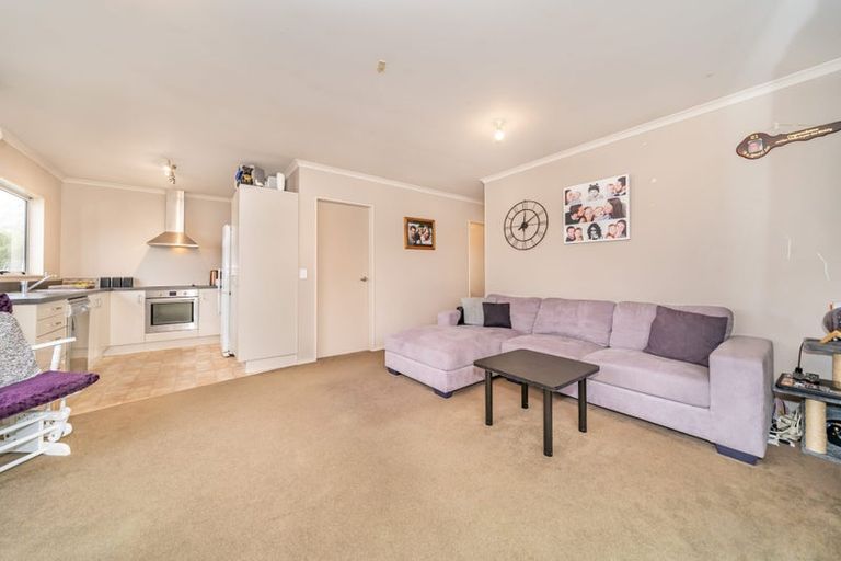 Photo of property in 32a Aniseed Grove, Timberlea, Upper Hutt, 5018