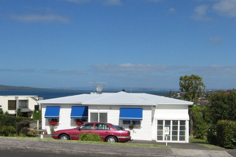 Photo of property in 27 Seaview Road, Castor Bay, Auckland, 0620