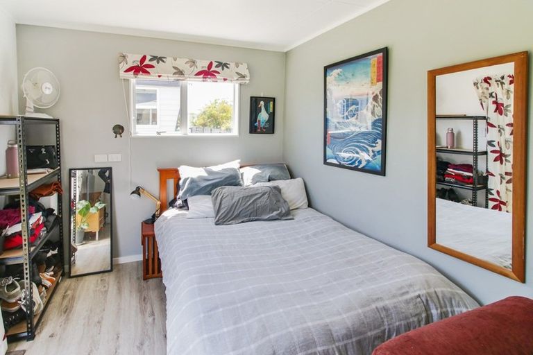 Photo of property in 16 Linklater Avenue, Foxton Beach, Foxton, 4815