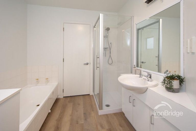 Photo of property in 12 Claverley Garden, Avonhead, Christchurch, 8042