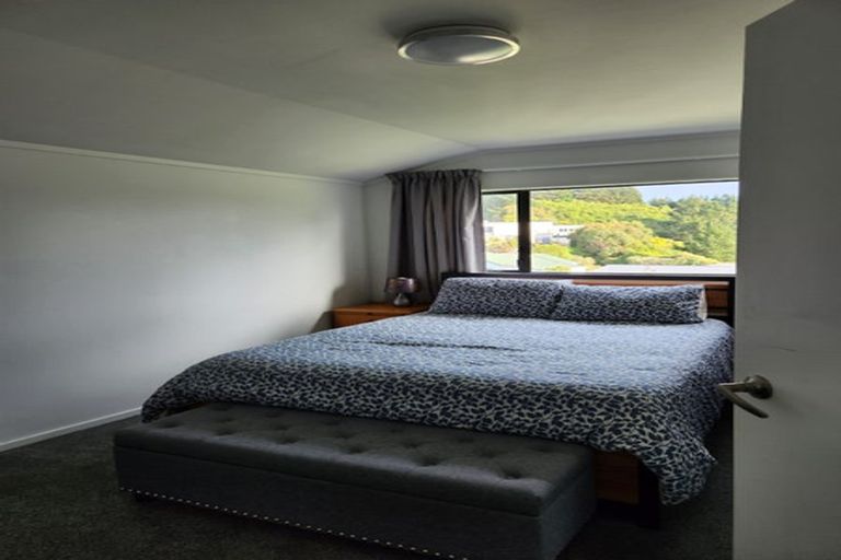 Photo of property in 17 Jasmine Grove, Maungaraki, Lower Hutt, 5010