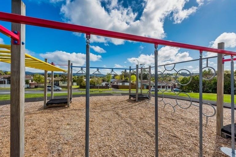 Photo of property in 194 Waitemata Drive, Ranui, Auckland, 0612