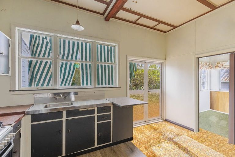 Photo of property in 11 Moeller Street, Taradale, Napier, 4112