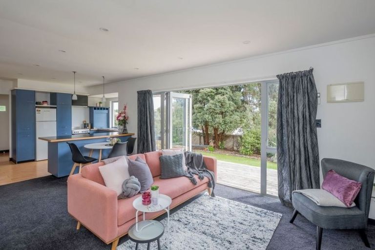 Photo of property in 52 Rutherford Drive, Waikanae Beach, Waikanae, 5036