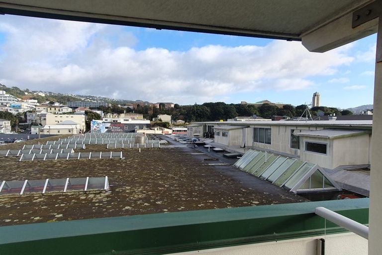 Photo of property in 8 Girton Terrace, Mount Cook, Wellington, 6021