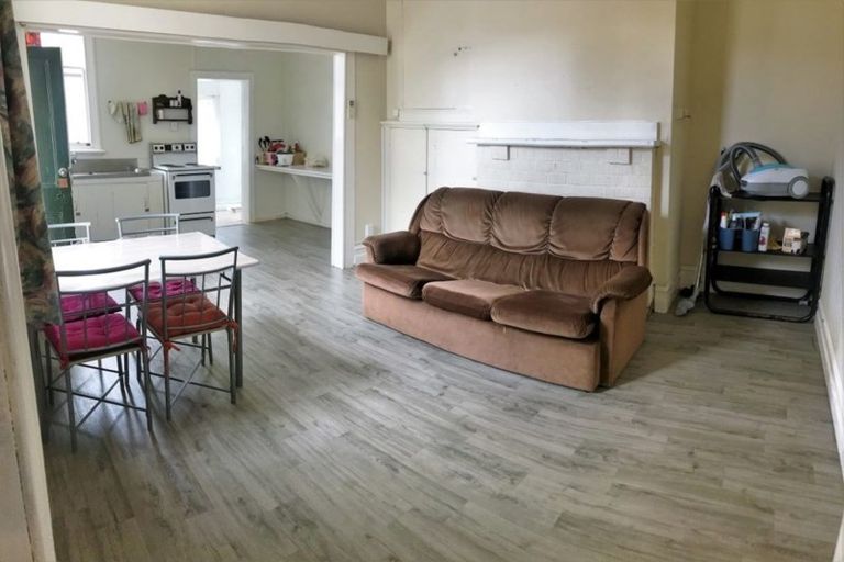 Photo of property in 5 Queen Street, Brighton, Dunedin, 9035