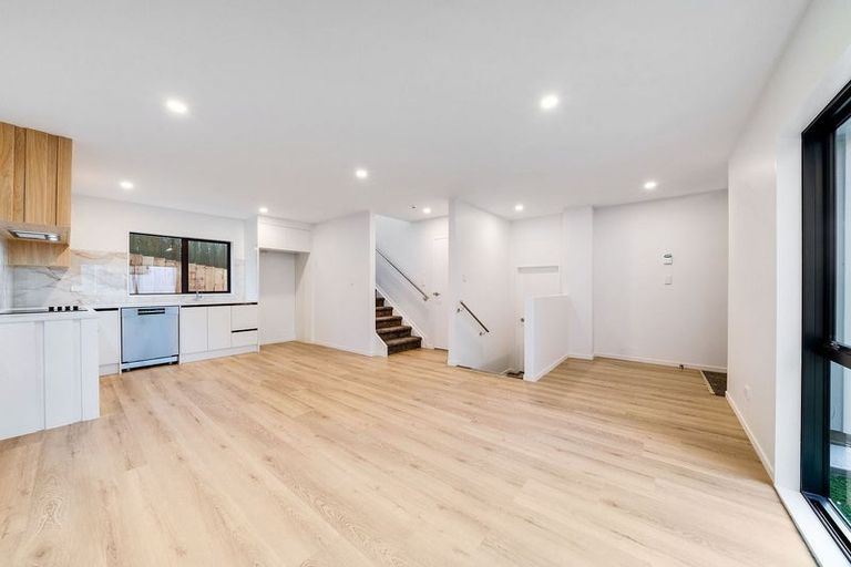 Photo of property in 53c Evans Road, Glen Eden, Auckland, 0602