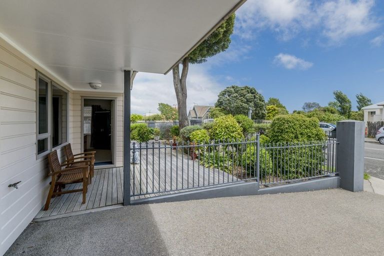 Photo of property in 60a Te Rauparaha Street, Otaki, 5512