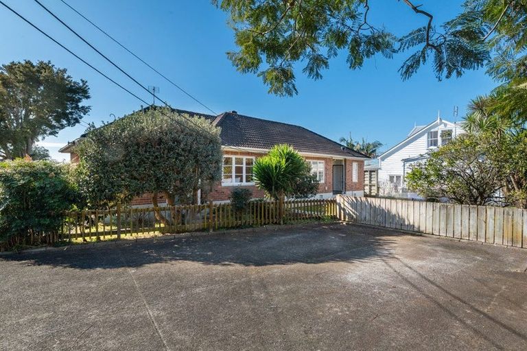 Photo of property in 9e Kerr Street, Devonport, Auckland, 0624