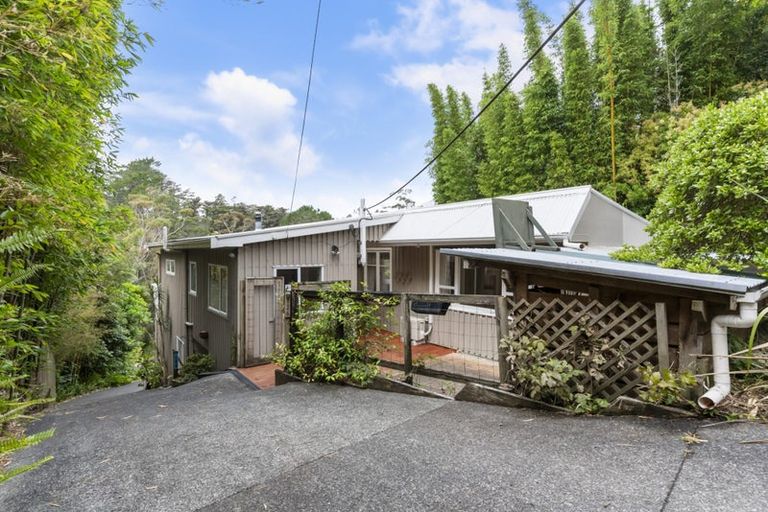 Photo of property in 126 Candia Road, Henderson Valley, Auckland, 0614