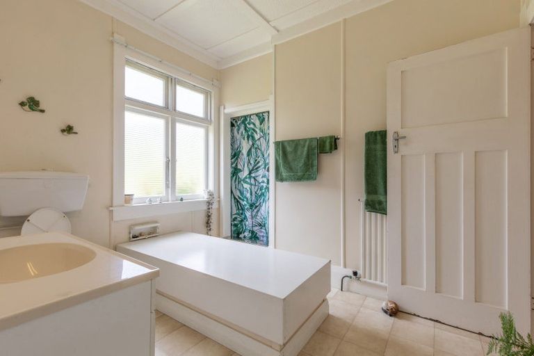 Photo of property in 36 Riverdale Road, Dannevirke, 4930