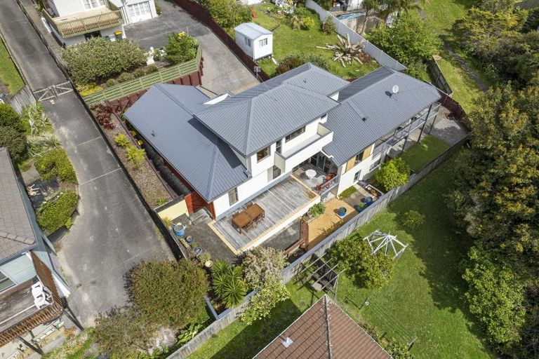 Photo of property in 2/47 Glencoe Road, Browns Bay, Auckland, 0630