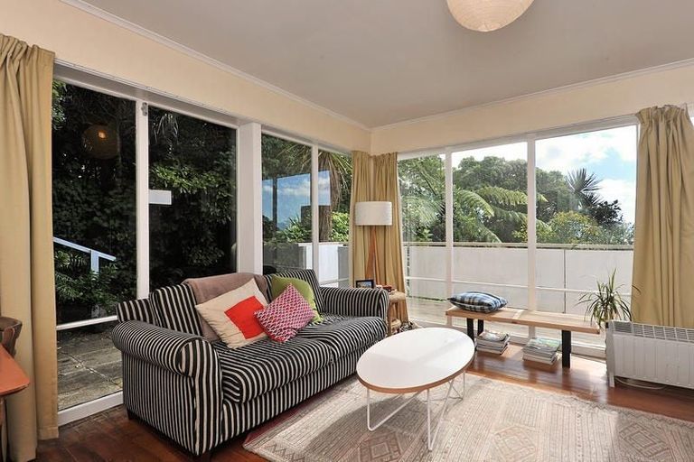 Photo of property in 37 Putnam Street, Northland, Wellington, 6012