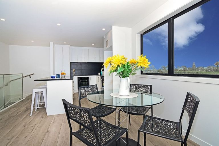 Photo of property in 3 Okohaka Avenue, Glenbrook, Waiuku, 2681