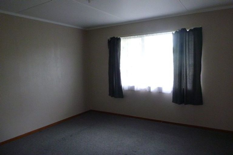 Photo of property in 1 Yates Street, Otaki Beach, Otaki, 5512