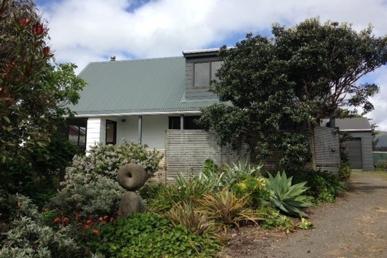 Photo of property in 25 Tobys Way, Waikanae Beach, Waikanae, 5036