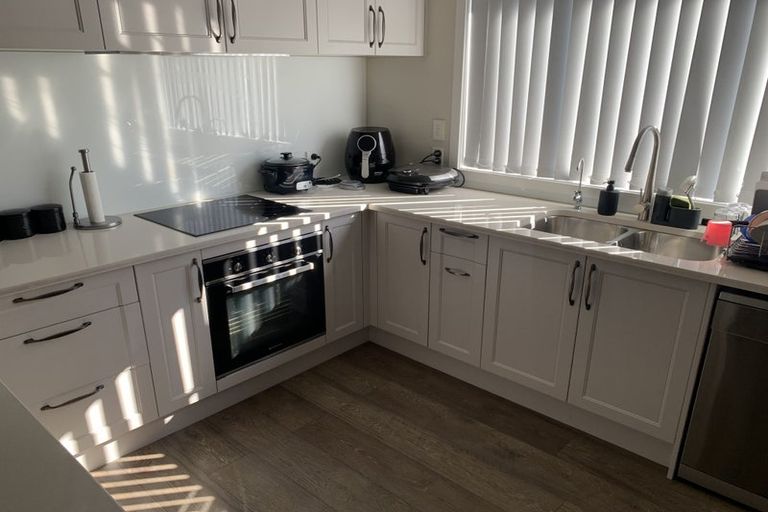 Photo of property in 21a Eske Place, Highland Park, Auckland, 2010