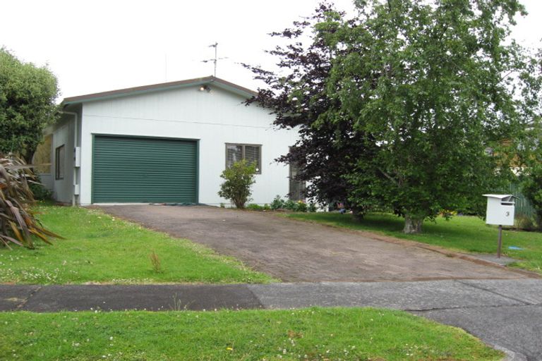Photo of property in 3 Sealand Place, Mangere Bridge, Auckland, 2022