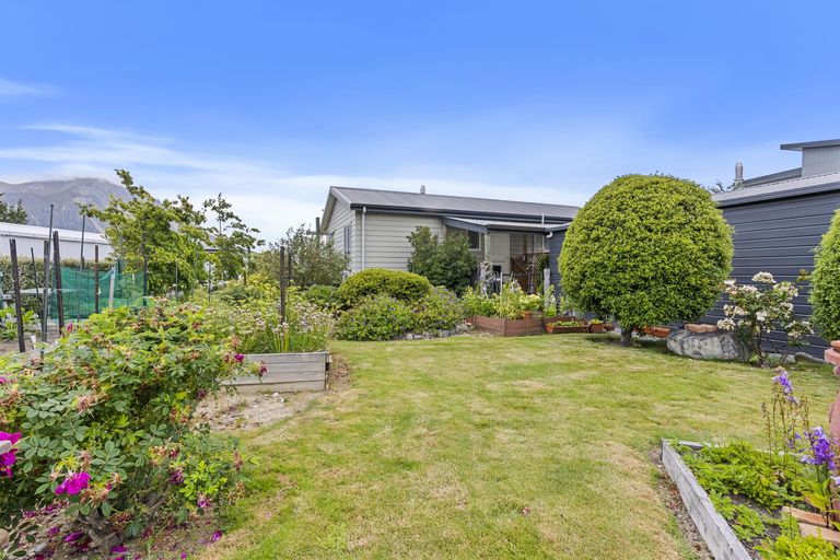 Photo of property in 98 Ohau Drive, Lake Ohau, Twizel, 9412