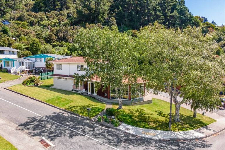 Photo of property in 2 Glenrae Grove, Silverstream, Upper Hutt, 5019