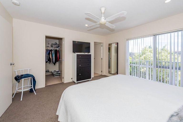 Photo of property in 7/78 Fernhill Way, Oteha, Auckland, 0632