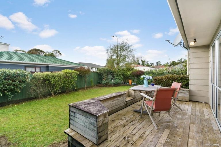 Photo of property in 1/46 Aviemore Drive, Highland Park, Auckland, 2010