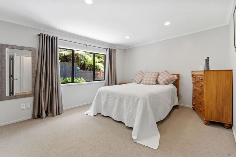 Photo of property in 17 Kate Sheppard Avenue, Torbay, Auckland, 0630