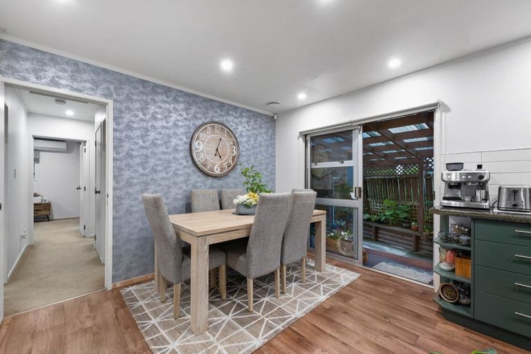 Photo of property in 24 Beauchamp Drive, Massey, Auckland, 0614