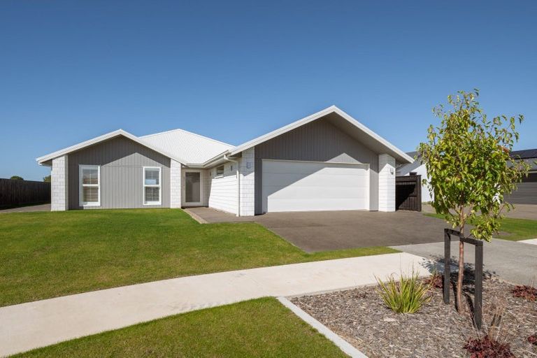 Photo of property in 14 Whitehall Drive, Springlands, Blenheim, 7201