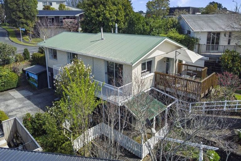 Photo of property in 6 Te Mara Place, Merrilands, New Plymouth, 4312
