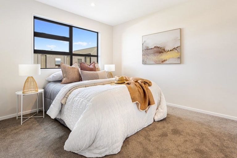 Photo of property in 2 Whakatere Lane, Hobsonville, Auckland, 0616