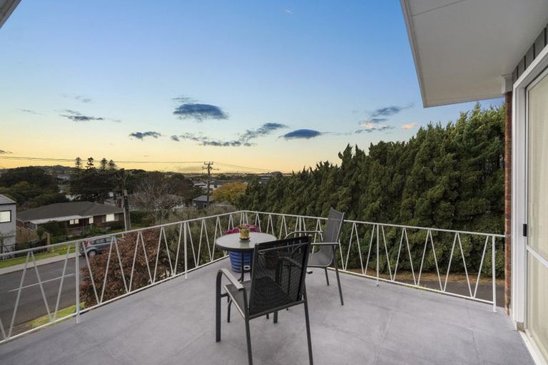 Photo of property in 61 Taylor Road, Mangere Bridge, Auckland, 2022